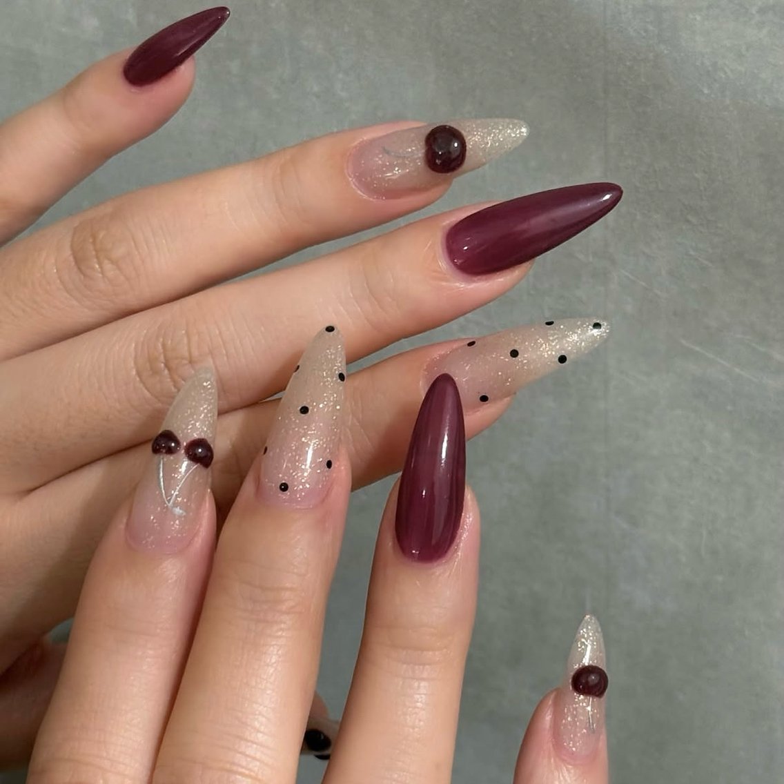 ネイル チークネイル ドット フットネイル フレンチネイル グラデーション ハンドネイル ハンドケア Nihonthy Nail 新宿のネイルデザイン