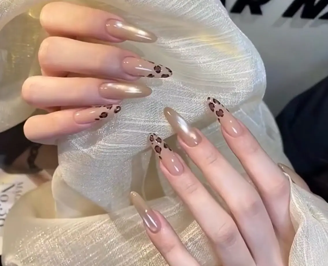 ネイル ハンドネイル queen nailのネイルデザイン