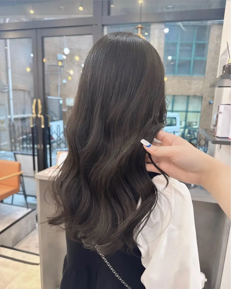 ロング カラー ベージュカラー ブリーチ ブラウンカラー 透明感カラー ダブルカラー 赤み無し柔らかカラー 【梅田】madokaのヘアスタイル