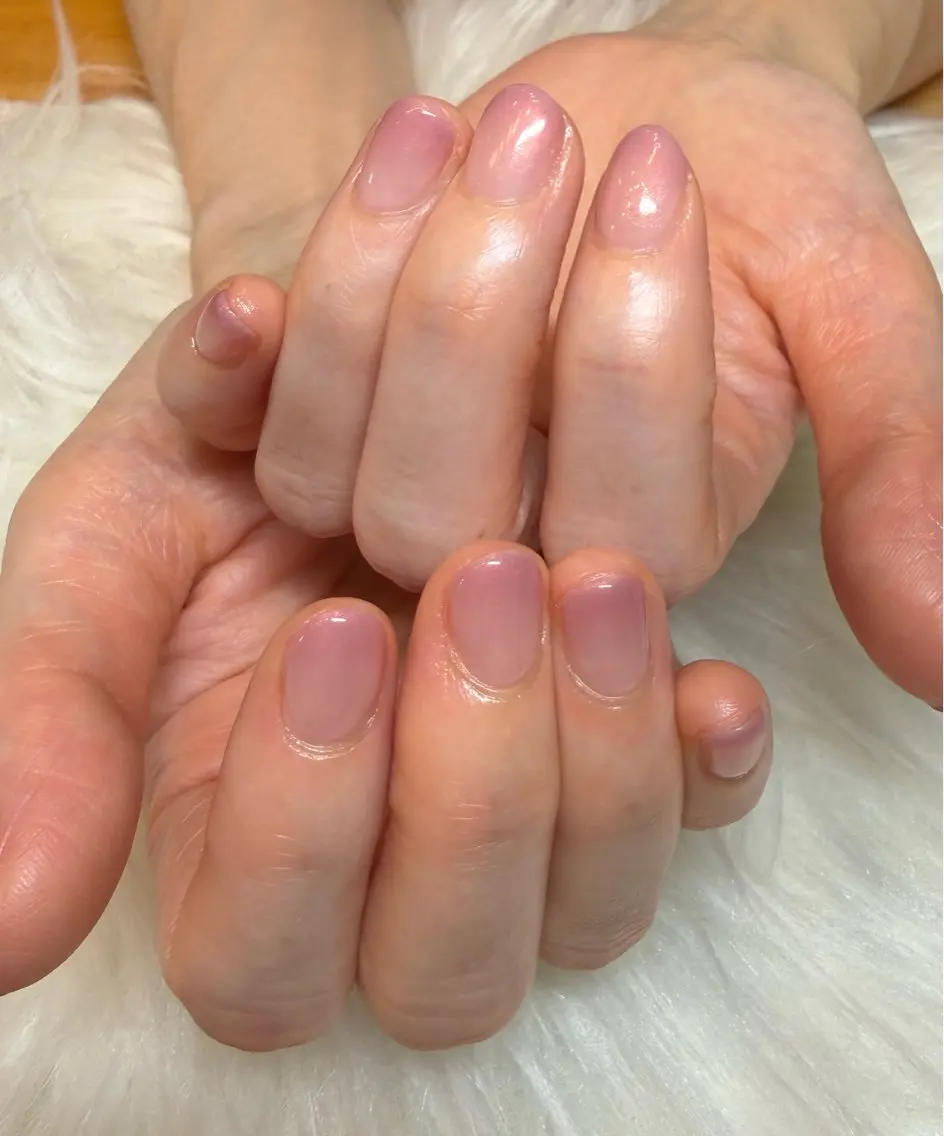 ネイル グラデーション ピンク シンプルネイル 🫧AYAKA🫧 Reaのネイルデザイン