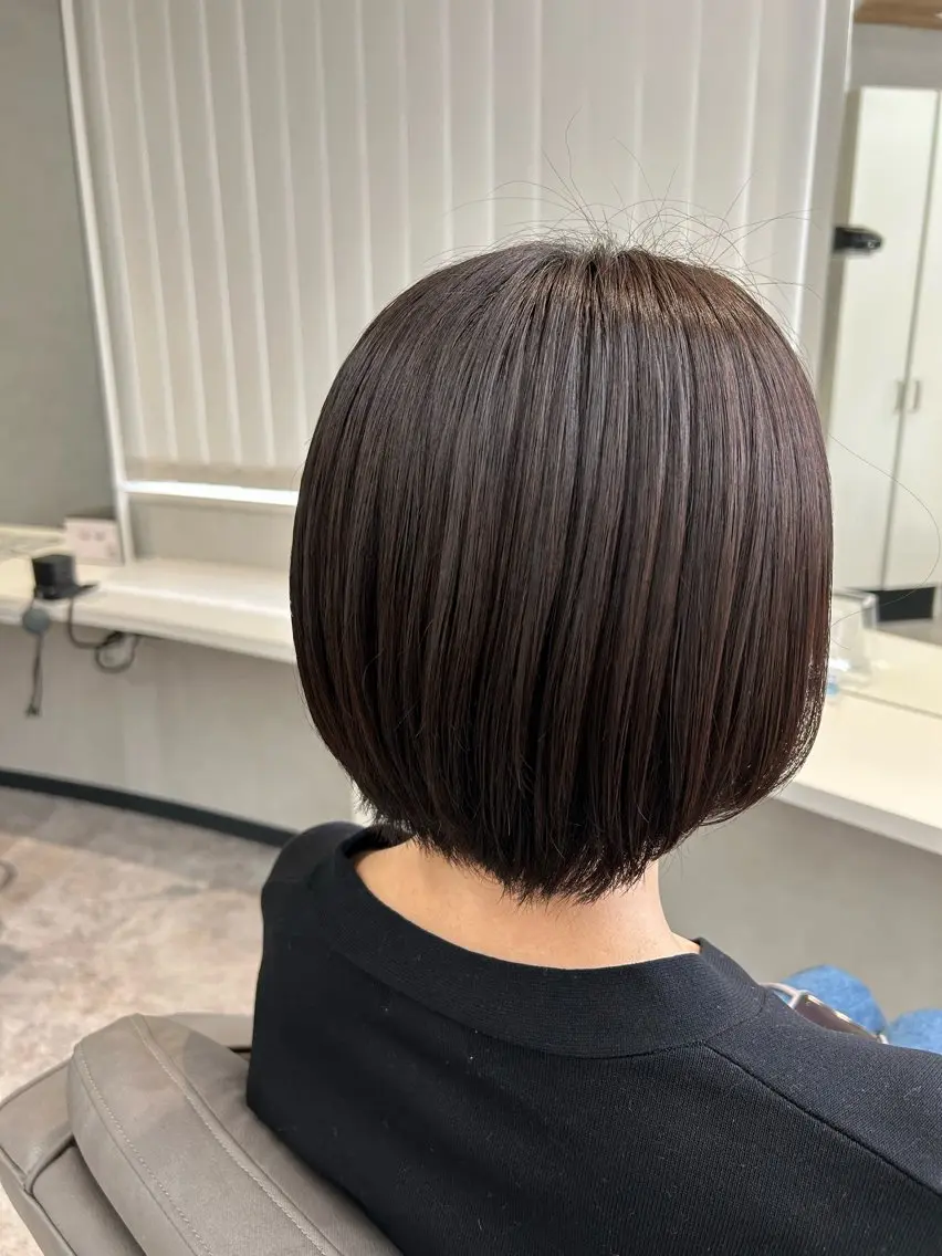 ショート カラー ブラウンカラー オリーブブラウン 荻野 晴香のヘアスタイル