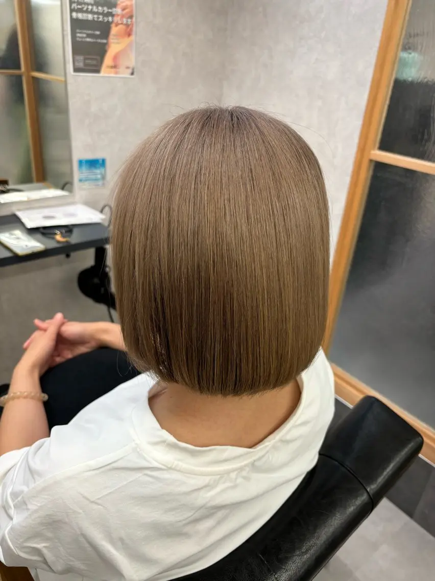 ショート カット ヘアカラー トリートメント かがみ/メンテナンス カット無料のヘアスタイル