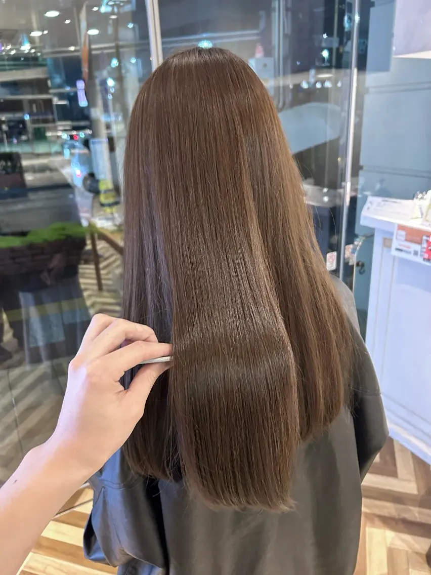ロング カット ヘアカラー トリートメント ナルミ ケイスケのヘアスタイル