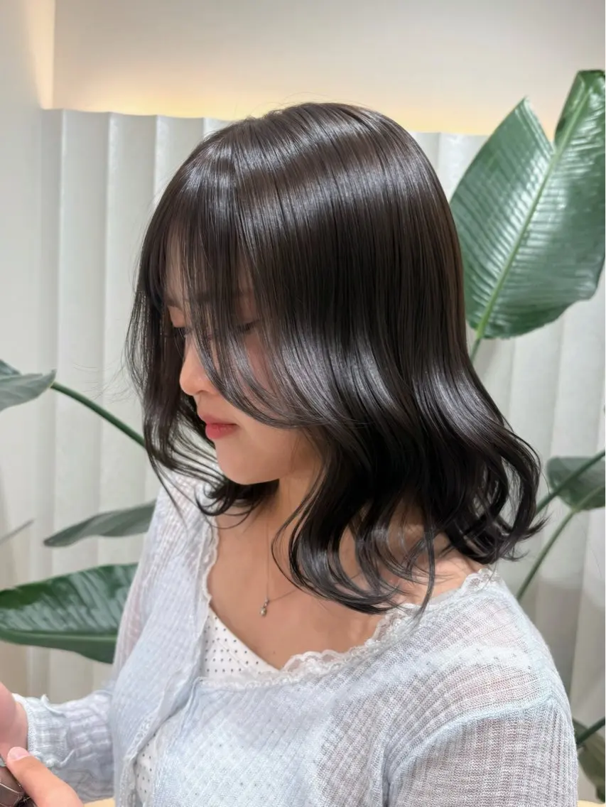ミディアム カラー ヘアカラー トリートメント ラベンダー💜グレー 🩶暗髪🖤のヘアスタイル