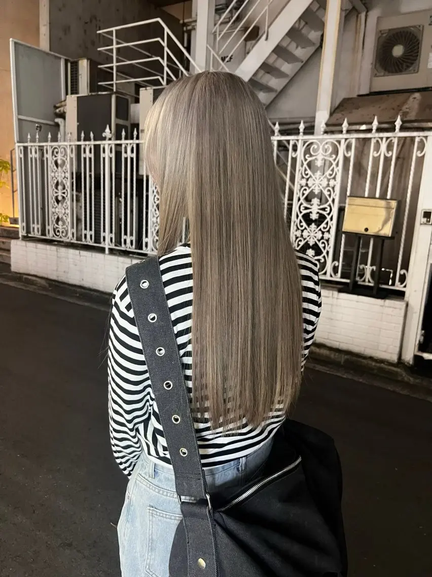 ロング カラー ブリーチ ヘアカラー トリートメント 松本 夢のヘアスタイル