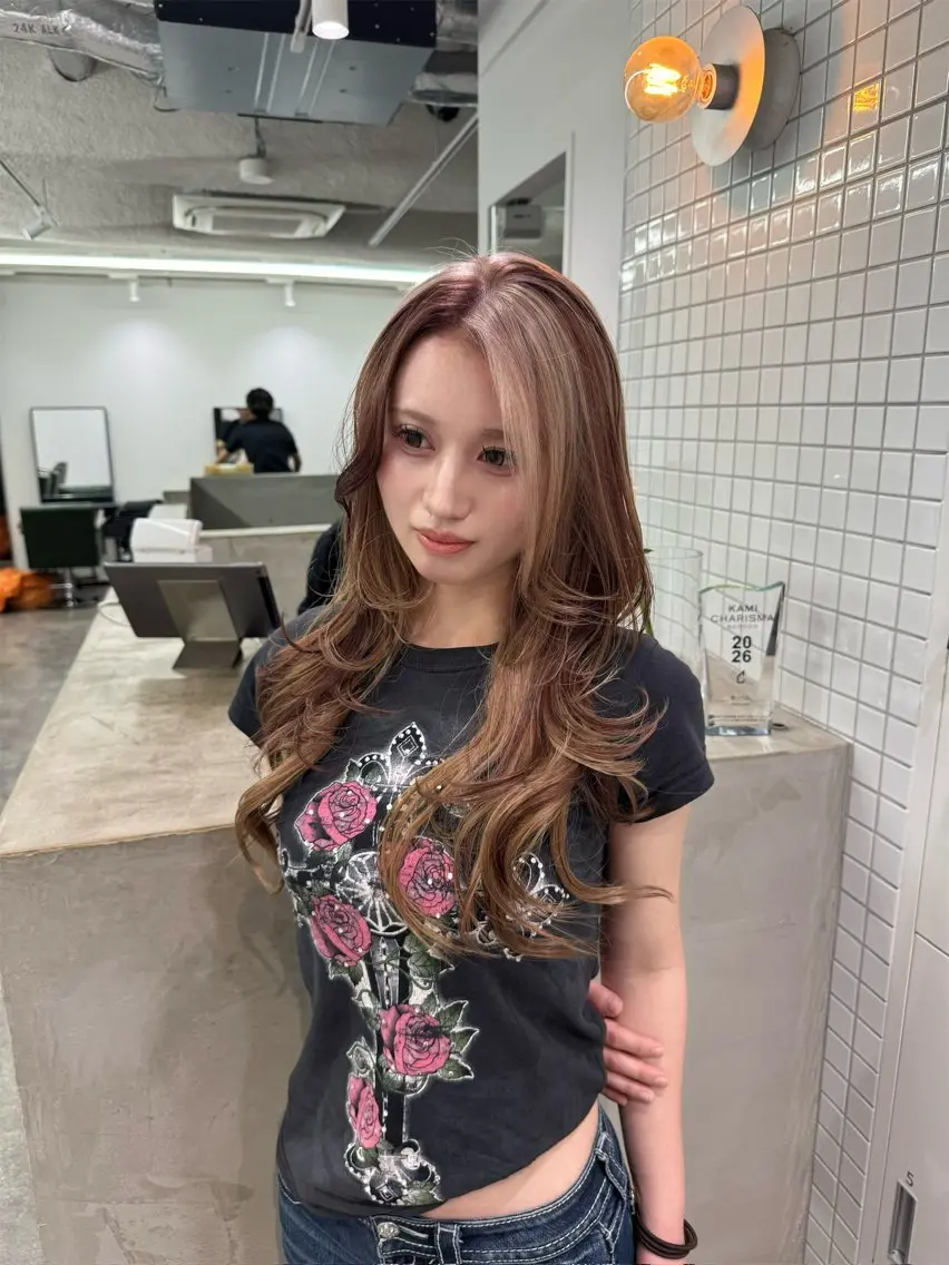 ロング カラー ヘアカラー ハイトーン/ カラー/めい🎀のヘアスタイル
