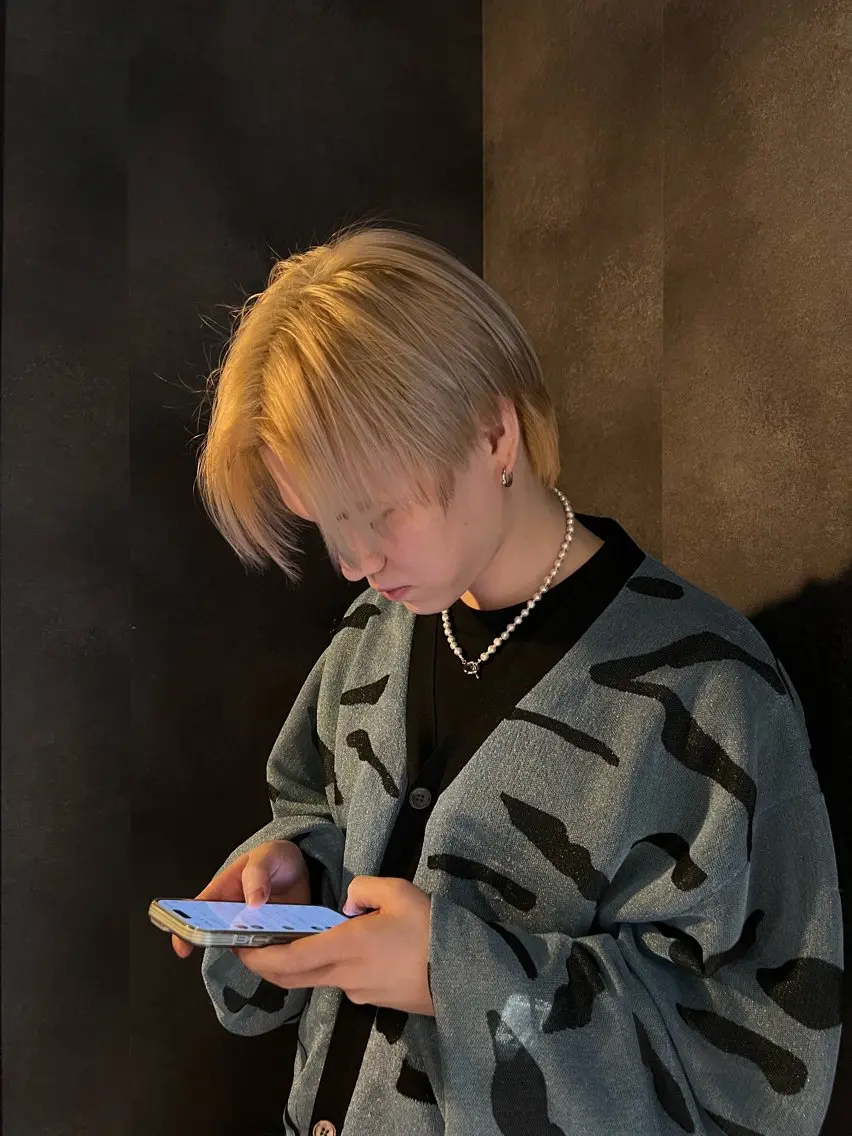 ショート カラー メンズ ヘアカラー 艶カラー×デザイン カラー特化/値賀大樹のヘアスタイル