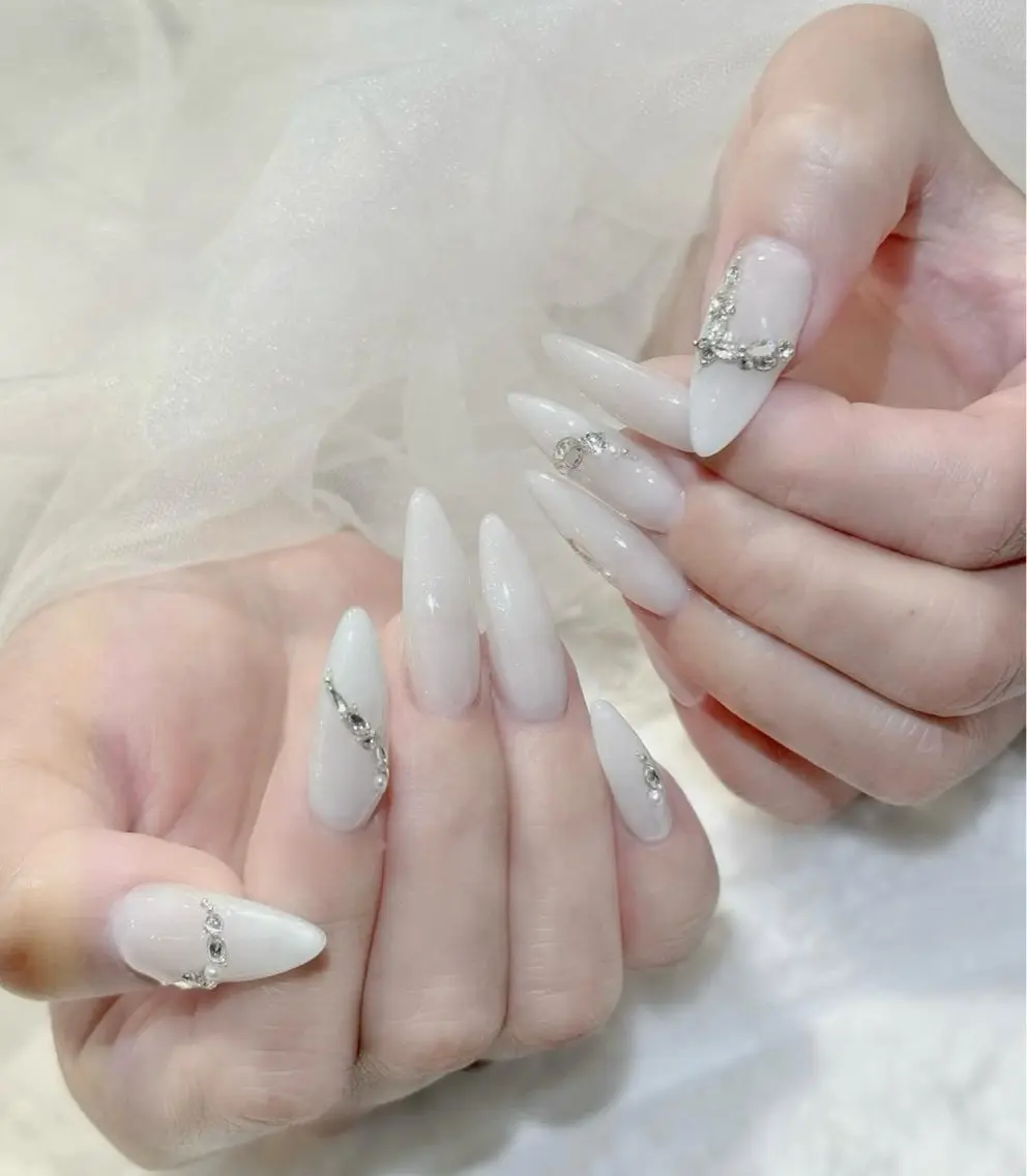 ネイル アートネイル ボルドー フレンチネイル ジェルネイル 氷ネイル・うるうるネイル ハンドネイル Julie NailSalonのネイルデザイン