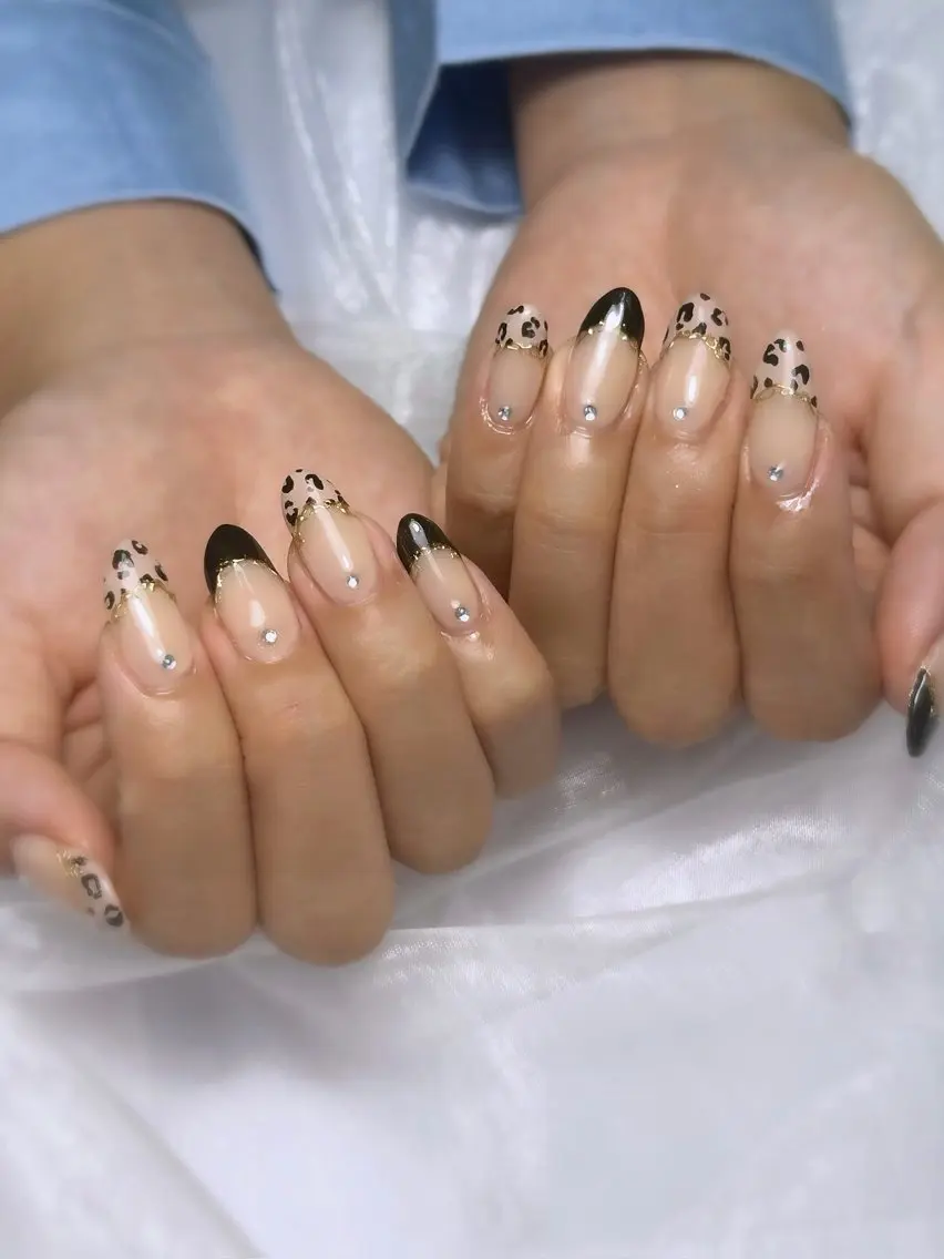 ネイル アニマル柄 フレンチネイル ハンドネイル nailsalon Ecliaのネイルデザイン