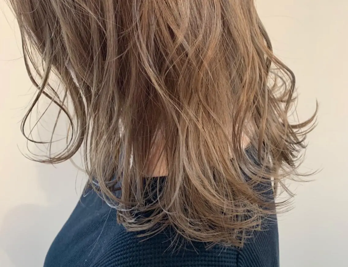 ミディアム カラー パーマ ヘアアレンジ 加藤 綾華のヘアスタイル