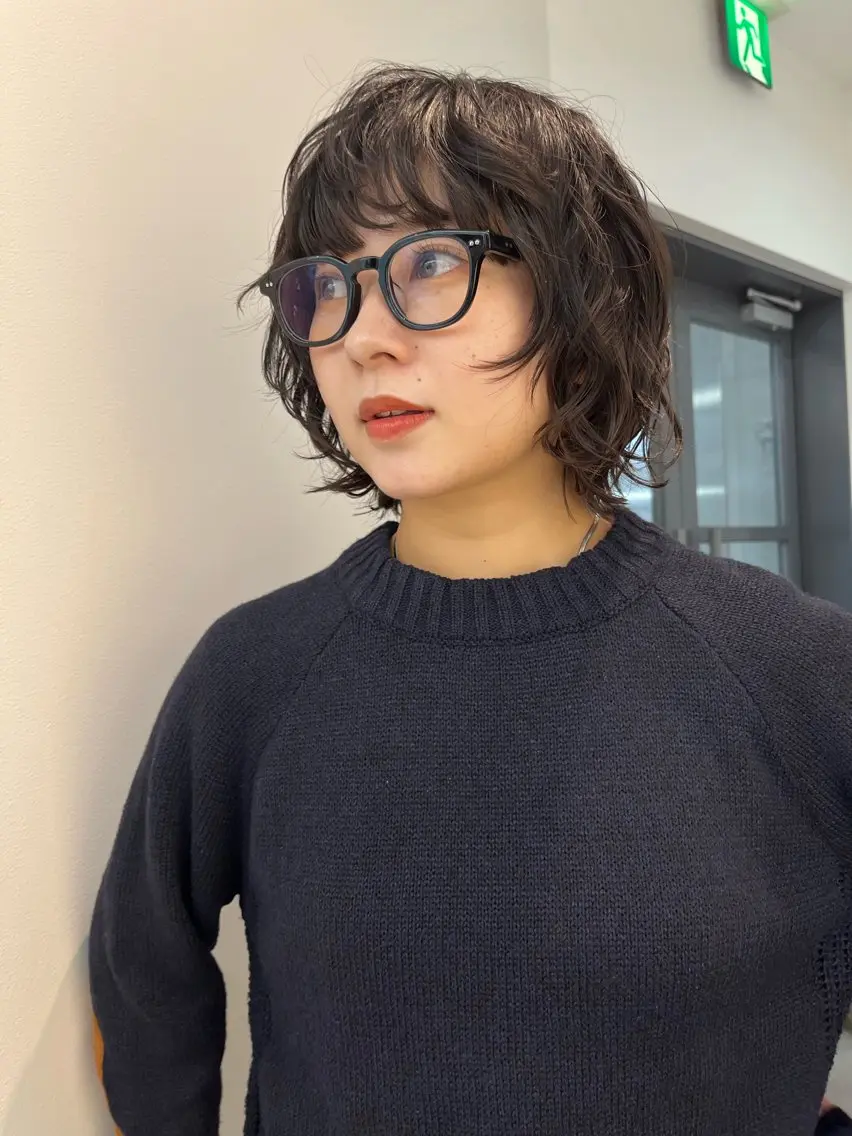 ショート パーマ 渡邊 百咲のヘアスタイル