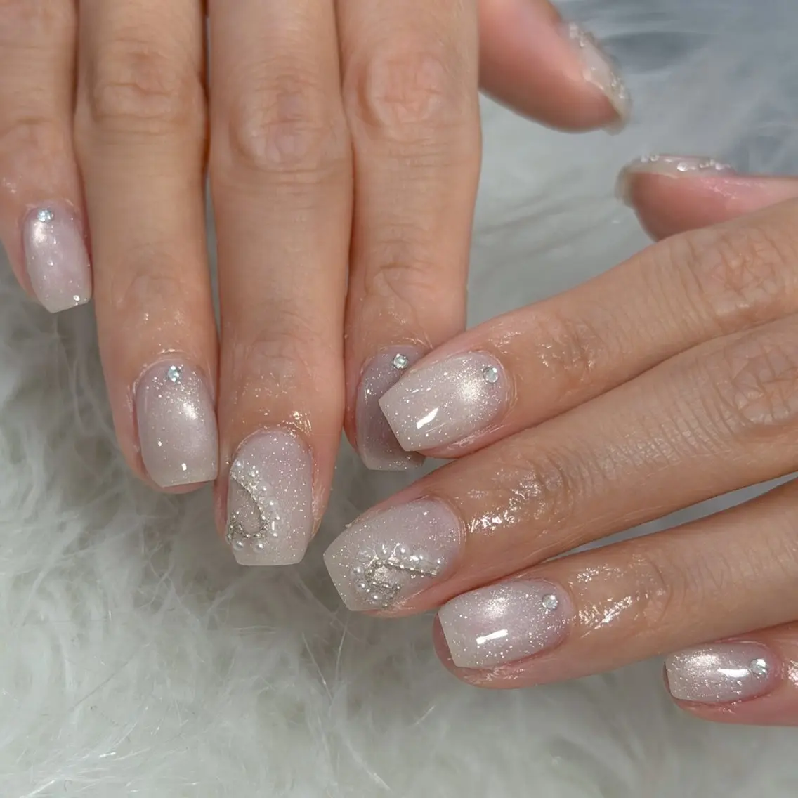 ネイル ハンドネイル フットネイル LAVISH nanamiのネイルデザイン