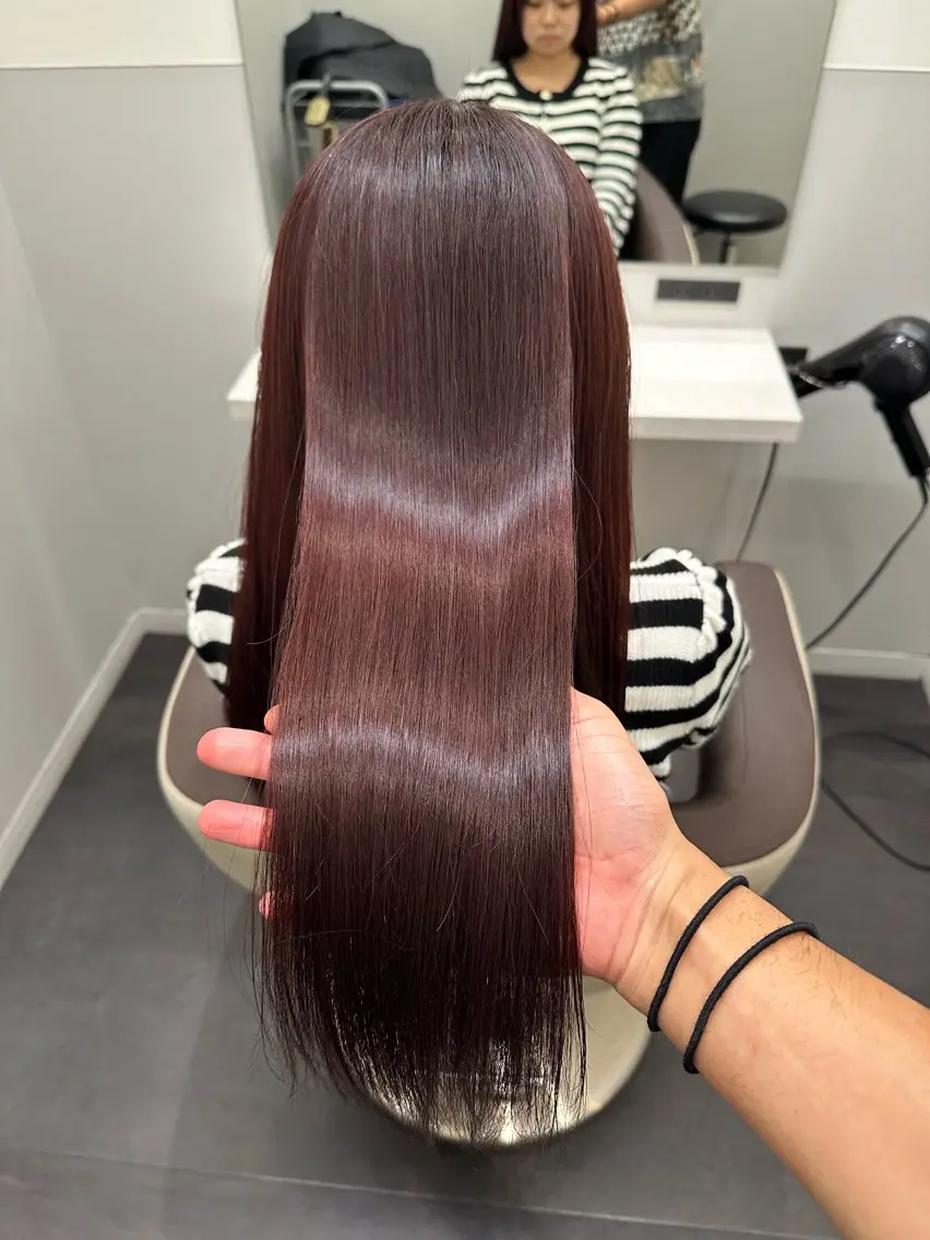ロング カラー ブリーチ ボルドーカラー ケアカラー ブリーチなしカラー レッドカラー ヘアカラー トリートメント 【美髪矯正 /髪質改善】RINのヘアスタイル