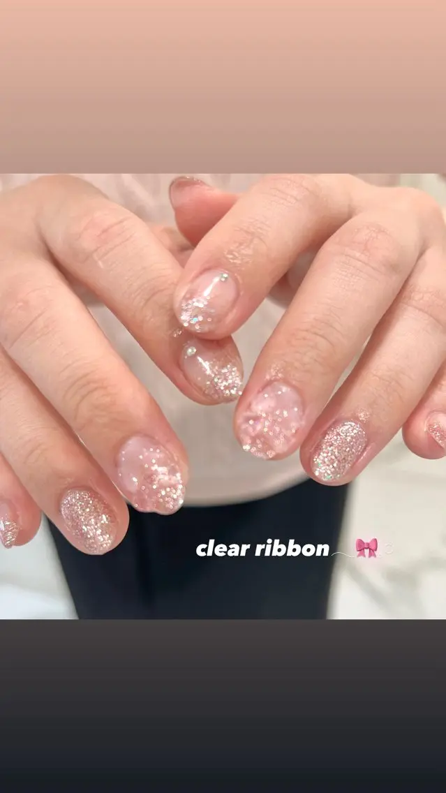 ネイル クリアネイル ラメ(グリッター) ピンク リボン ハンドネイル 🎀チーク/ちゅるん 🫧chisa🎀のネイルデザイン