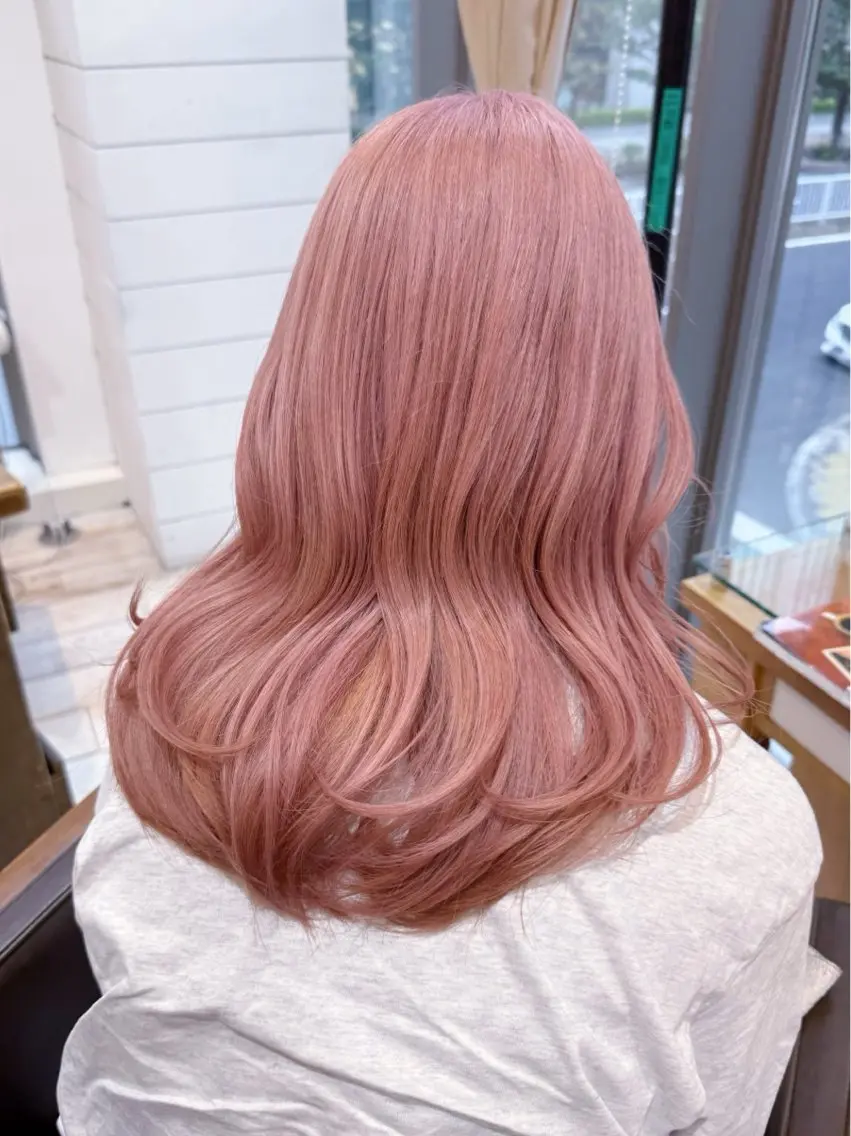 セミロング カラー ベージュカラー ブリーチ 透明感カラー ピンクカラー ピンクベージュ ヘアカラー トリートメント CHIHIRO🧸 ピンクベージュ🩰のヘアスタイル