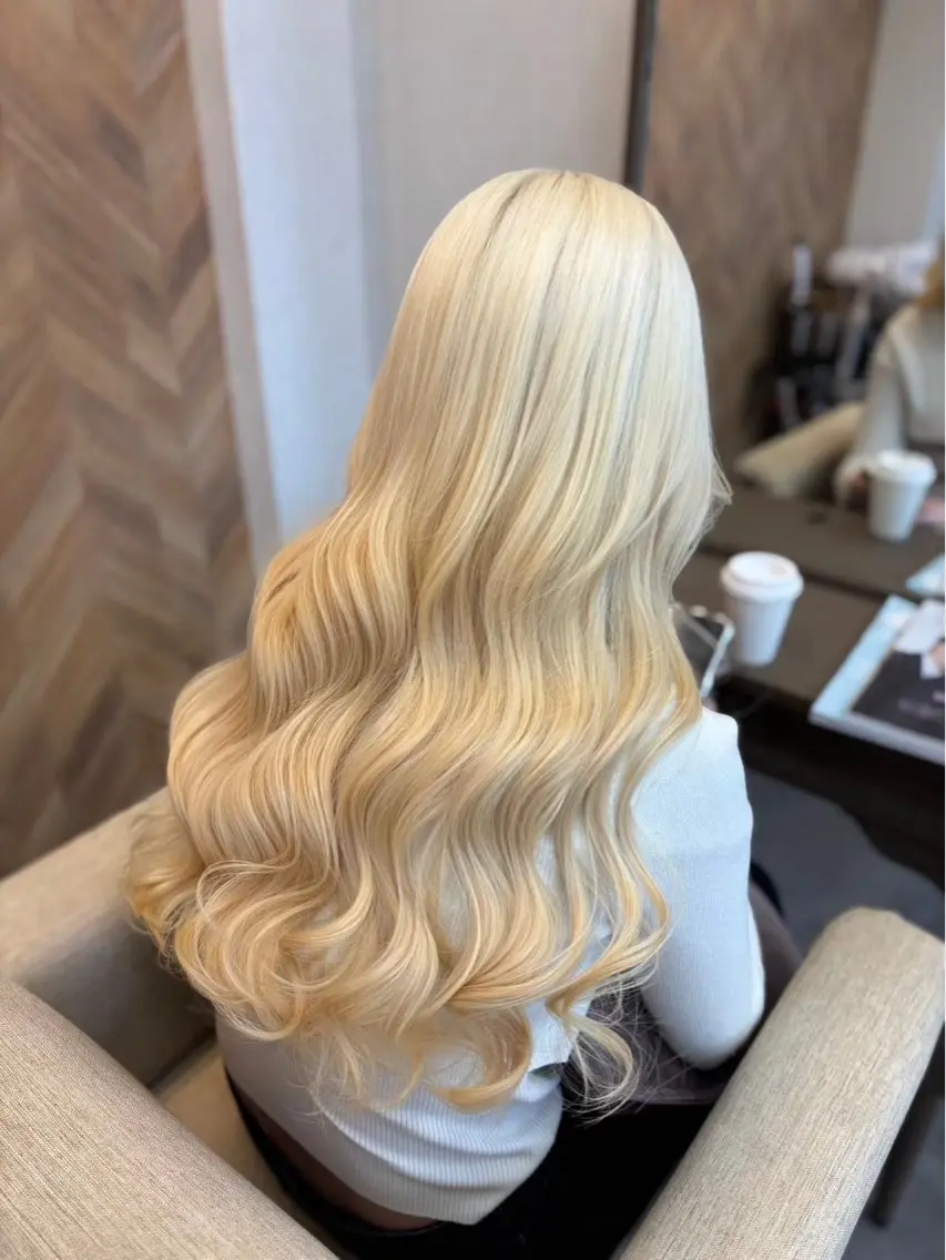 ロング ブリーチカラー HAZUKI🦖のヘアスタイル