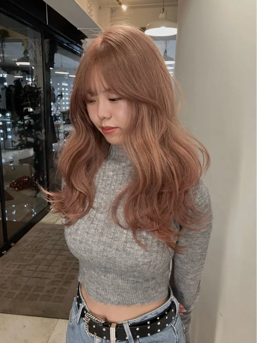 ロング カラー ベージュカラー ピンクカラー ピンクベージュ カット ヘアカラー トリートメント Hanaka🪷 ニュアンス×海外風のヘアスタイル