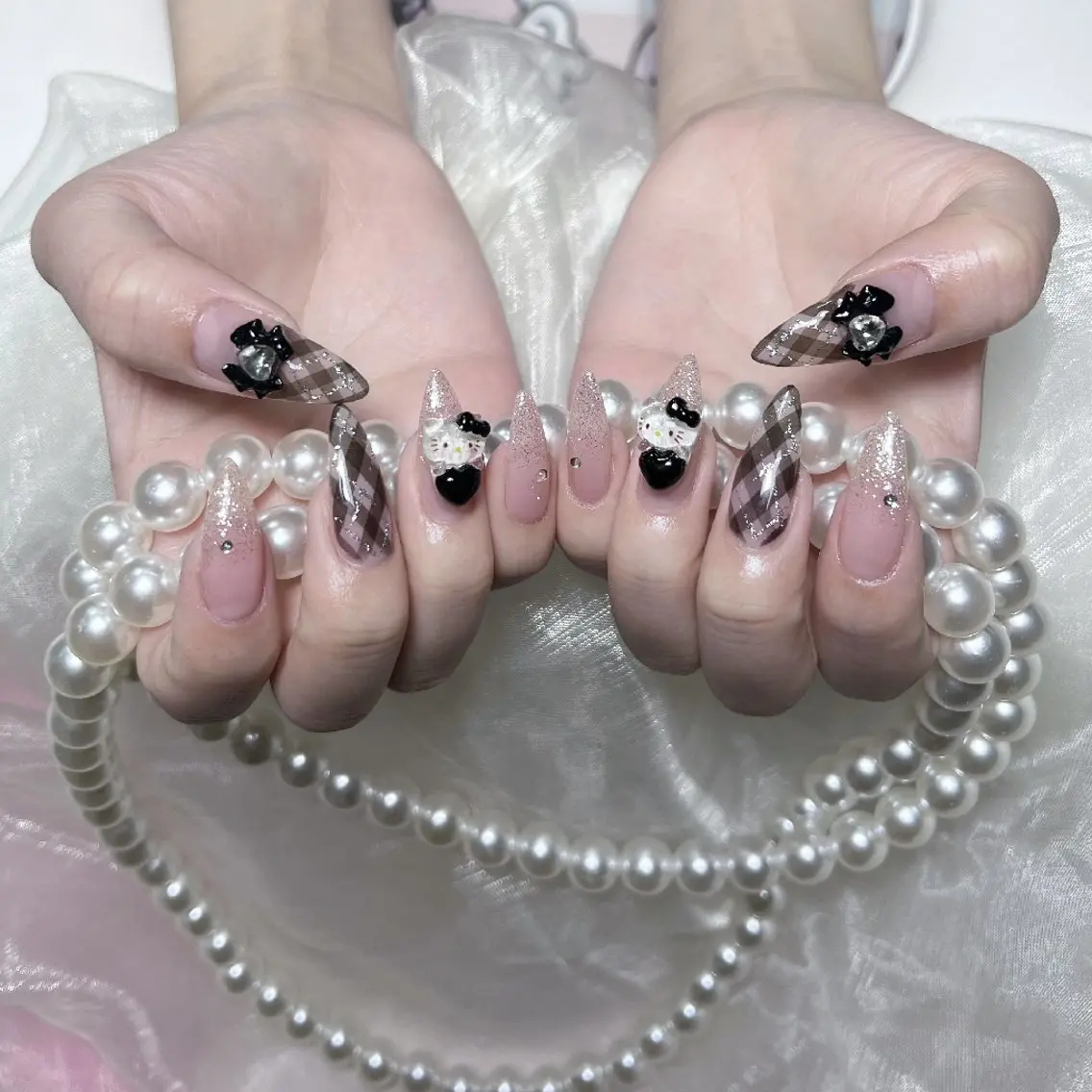 ネイル B&B  Nail のネイルデザイン