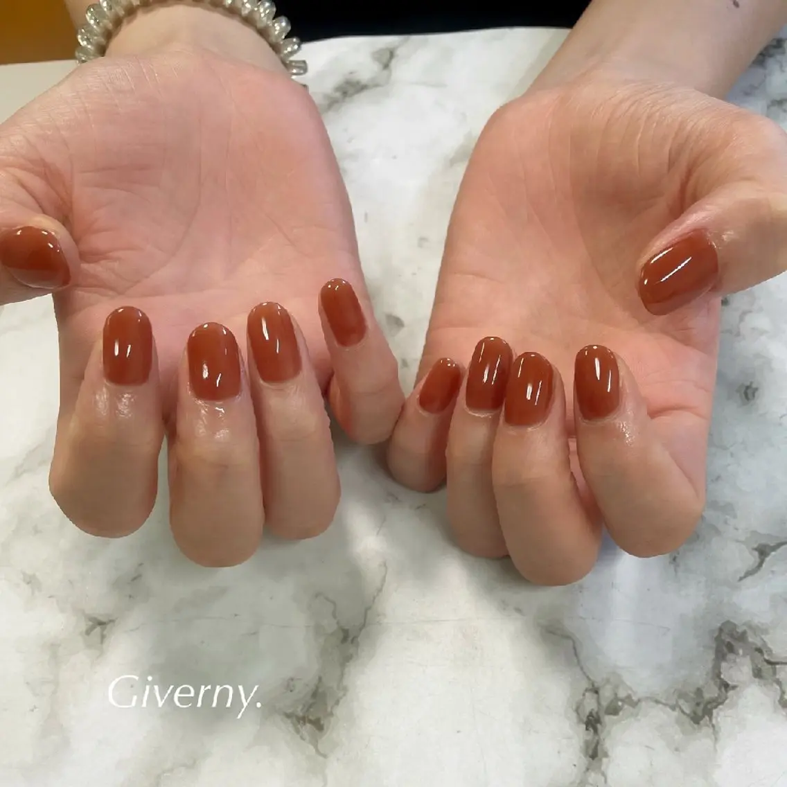 ネイル オフィスネイル ワンカラーネイル シンプルネイル ハンドネイル Giverny .のネイルデザイン
