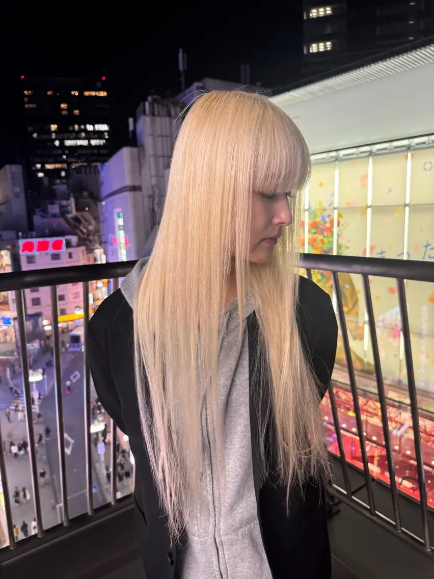 ロング カラー ブリーチ ブロンド ケアブリーチ 透明感カラー ダブルカラー カット ヘアカラー トリートメント レイヤー専門家 ダブルカラー修のヘアスタイル