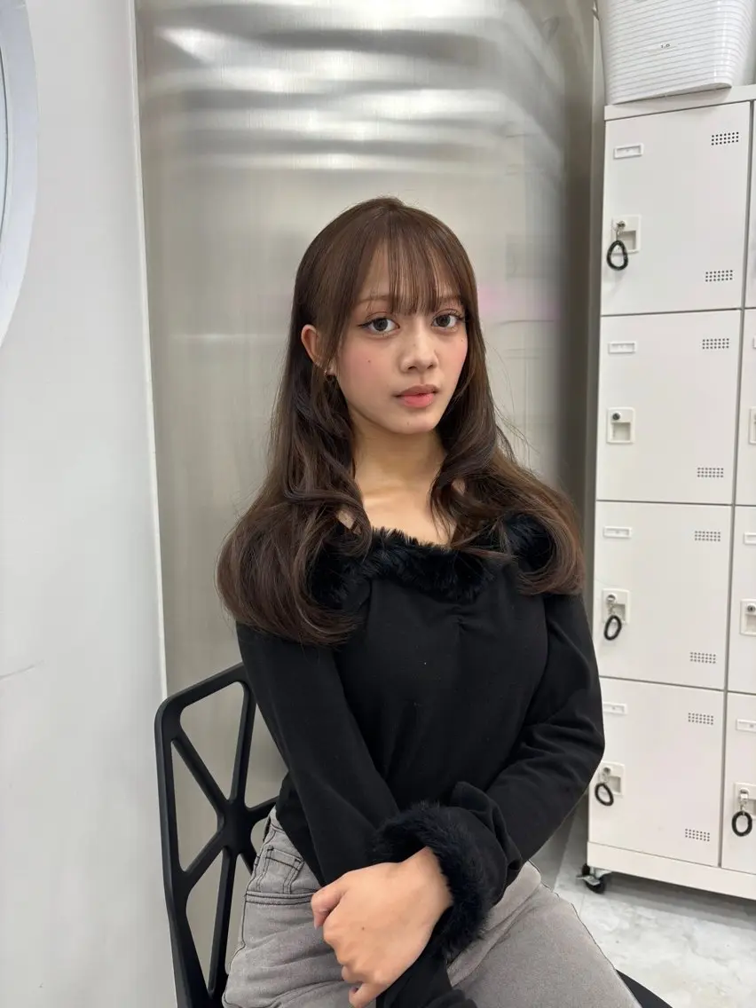 ロング 抜け感レイヤー︴ ニュアンスカラーのヘアスタイル