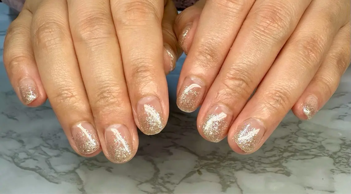 ネイル フレンチネイル ラメ(グリッター) ラメグラデーション マグネットネイル マグネットフレンチ Mai’s nailのネイルデザイン