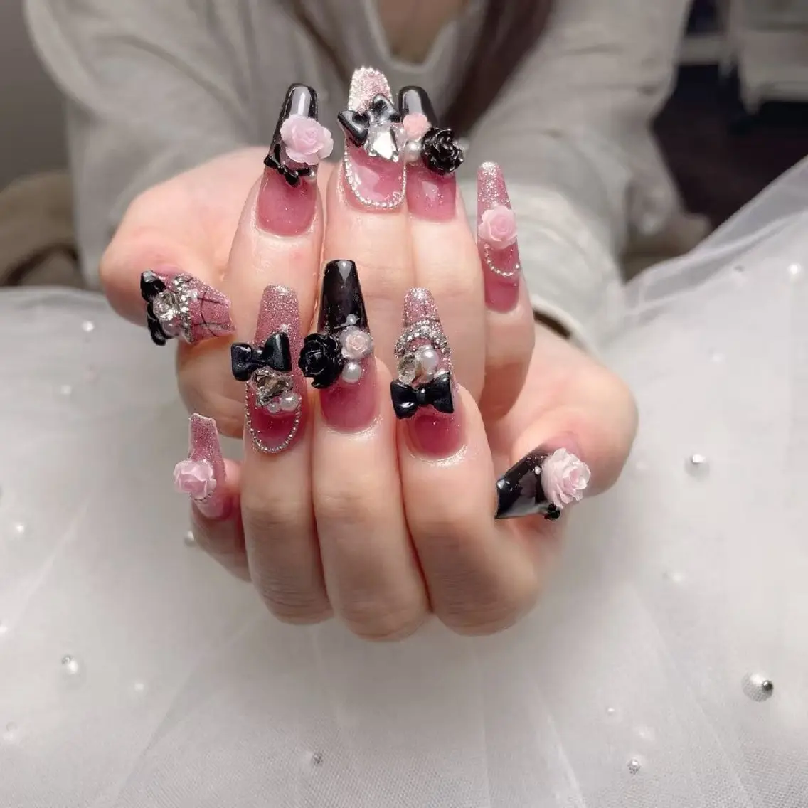 ネイル ENsalon AKIRAのネイルデザイン