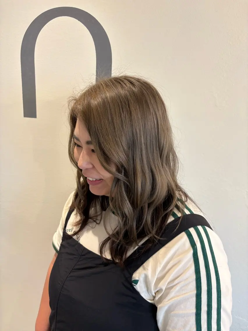 ミディアム ヘアカラー 中島 心暖のヘアスタイル