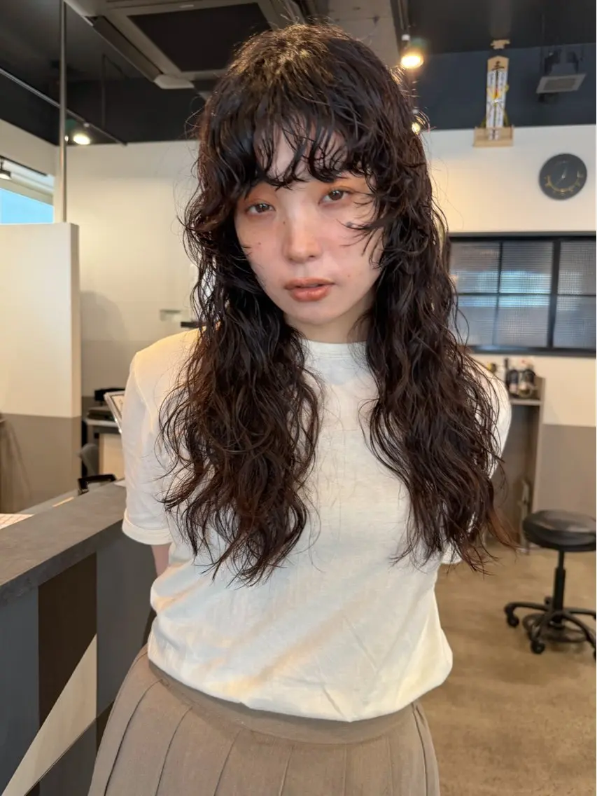 ロング パーマ 顔周りカット レイヤーカット ロング カット パーマ トリートメント dogstar小林諒 パーマ/レイヤーのヘアスタイル