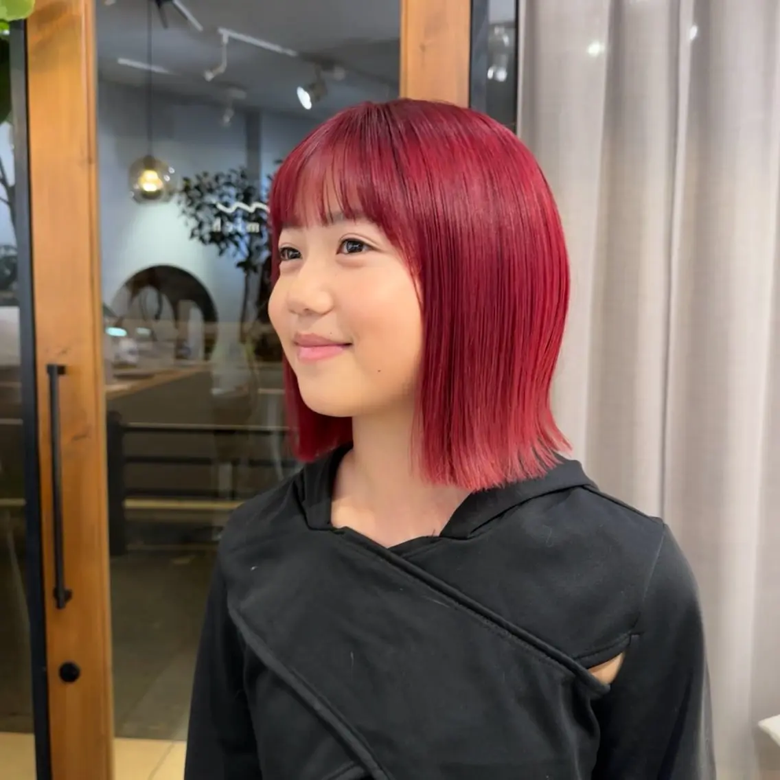 ミディアム ヘアカラー 吉田 葉音のヘアスタイル