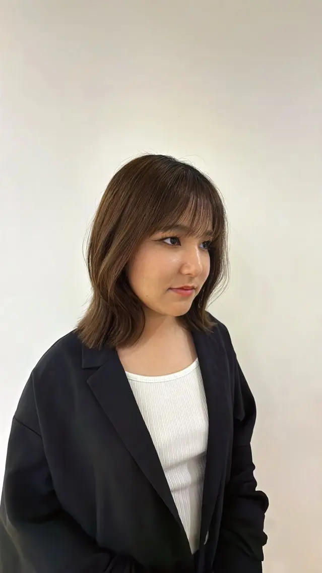 ミディアム ボブレイヤー ボブ レイヤーカット レディースモデル 募集中Kotoneのヘアスタイル