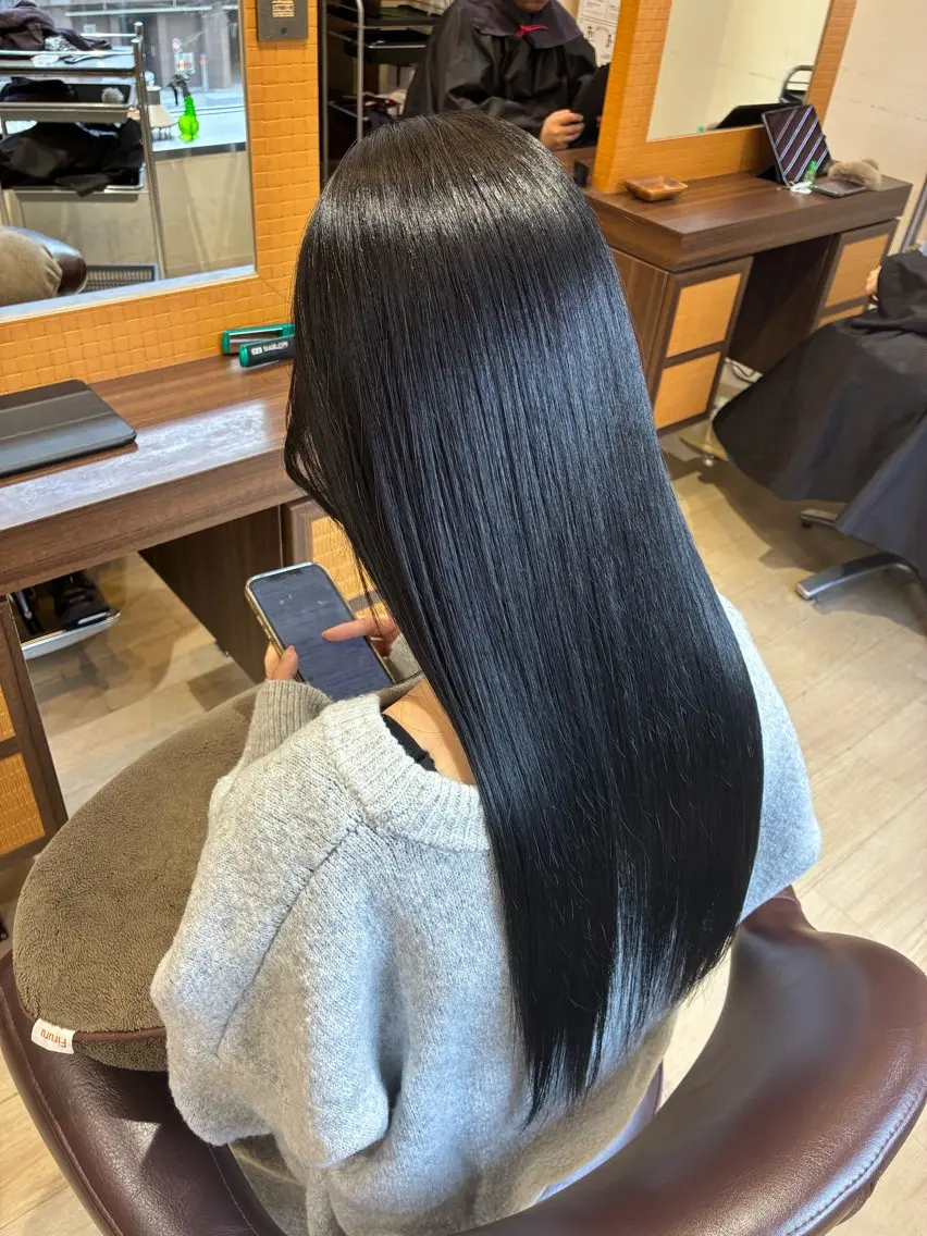 ロング ヘアカラー Orque kazuneのヘアスタイル