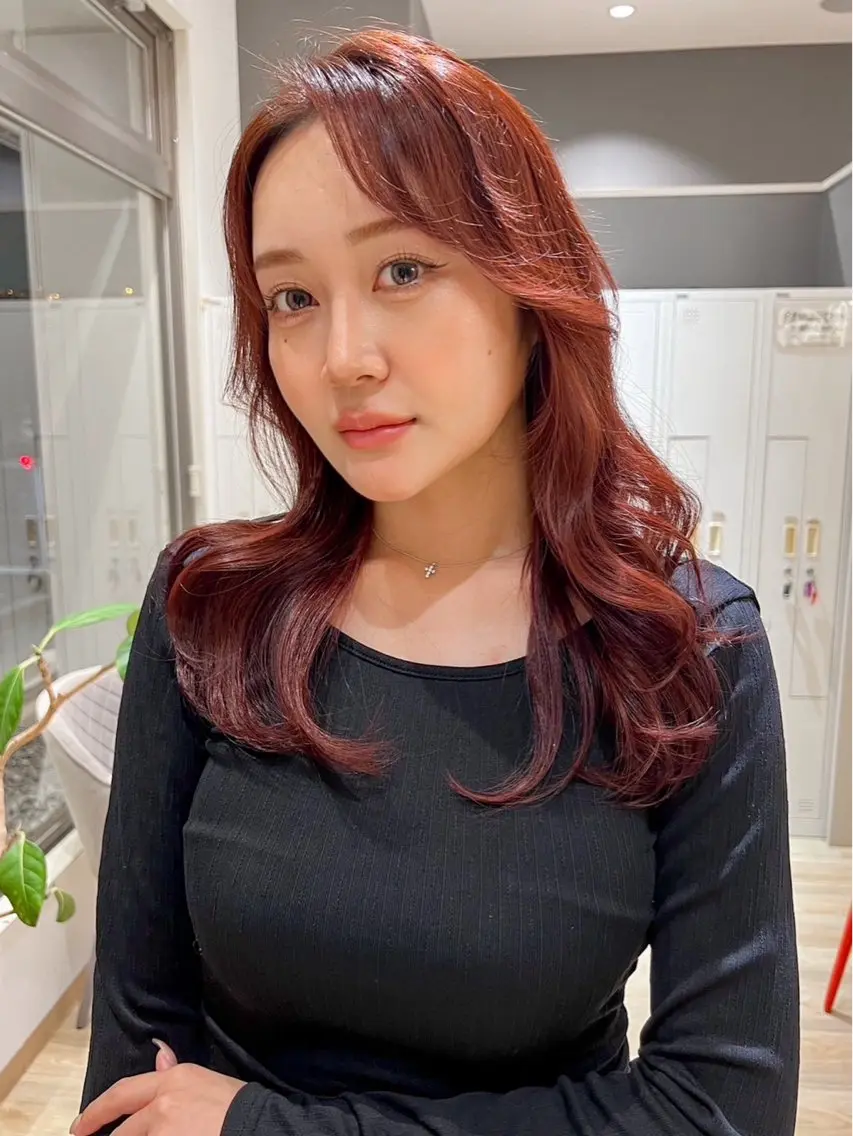 セミロング カラー ブリーチ 透明感カラー レッドカラー ヘアカラー 中野 芽郁のヘアスタイル