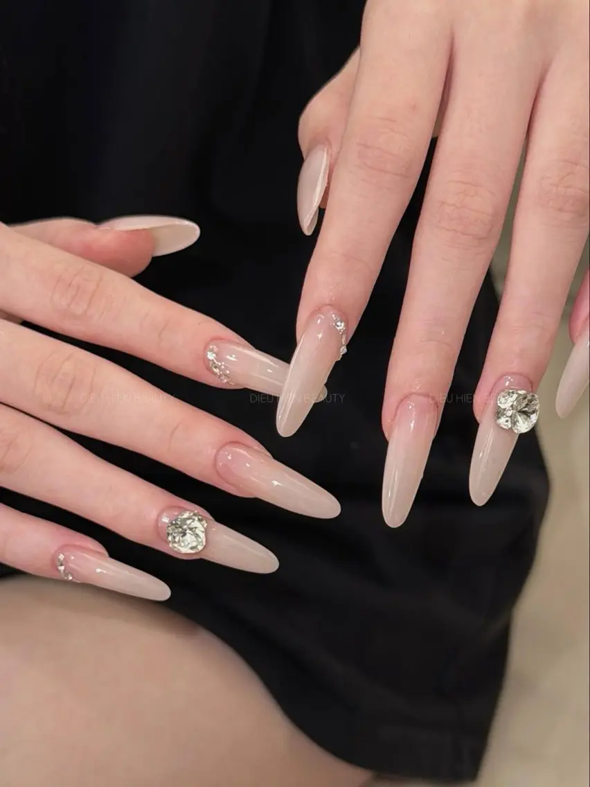 ネイル アートネイル チークネイル 氷ネイル・うるうるネイル 韓国ネイル マグネットネイル ハンドネイル NAILS168 新大久保店のネイルデザイン