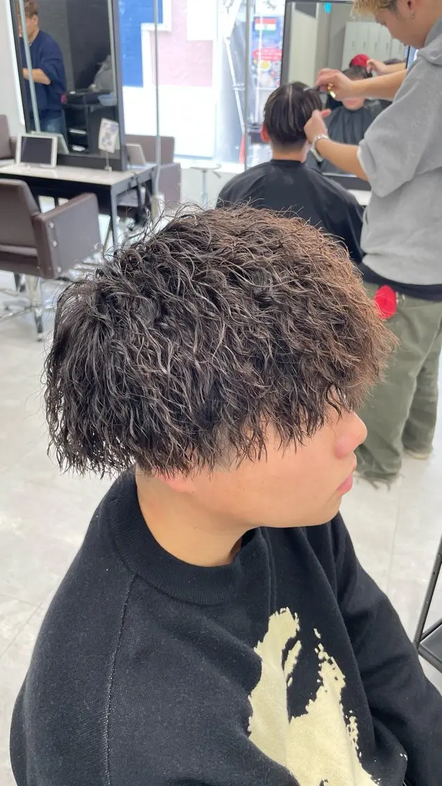 ミディアム パーマ メンズ カット パーマ メンズ特化AMITY SHINGOのヘアスタイル