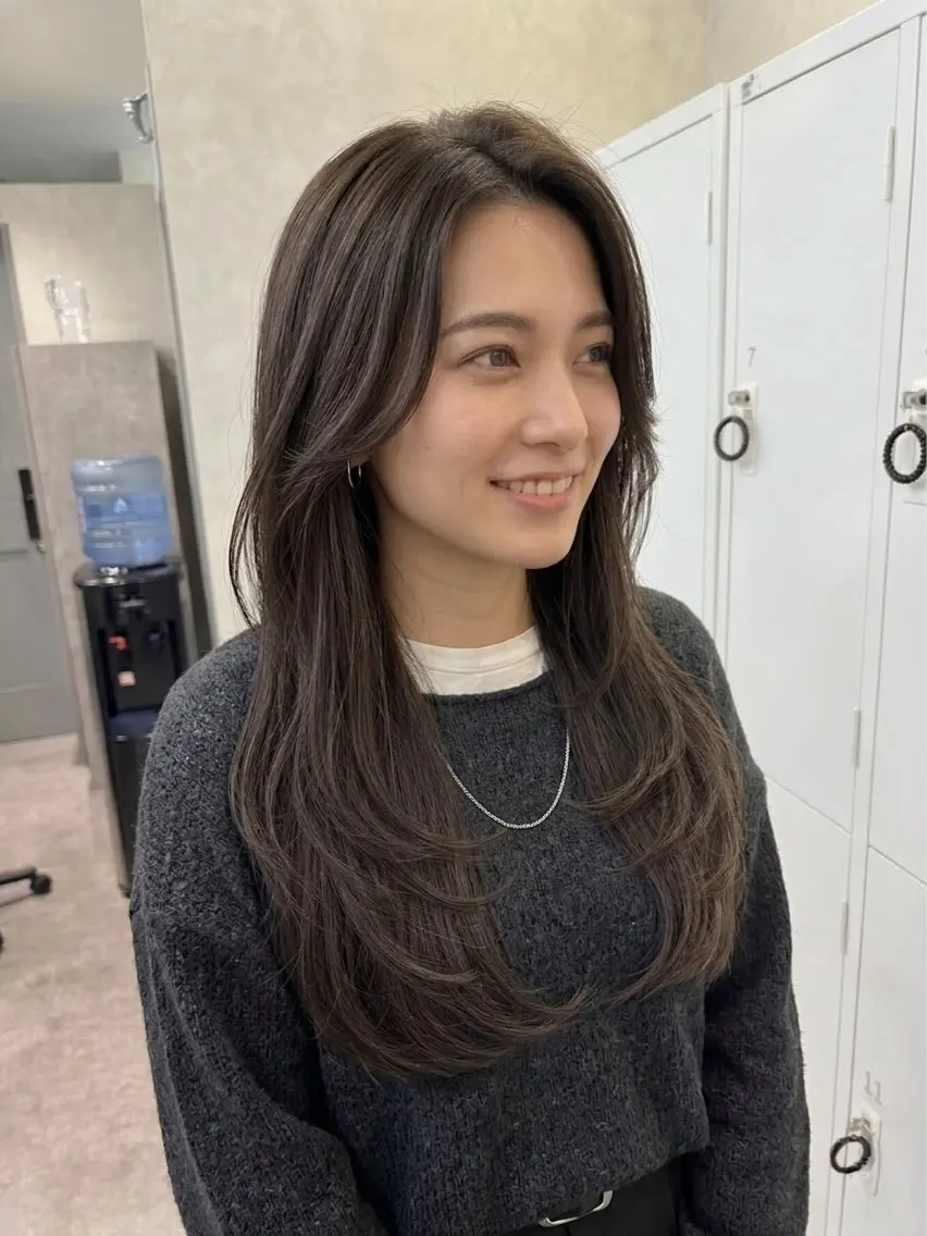 ロング カット ヘアカラー トリートメント ニシカワ ユズミのヘアスタイル