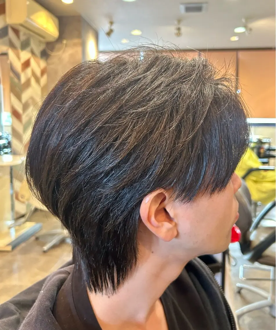 ショート カラー メンズ センターパート メンズウルフカット ウルフカット カット ヘアカラー stylist 静音「LEON」のヘアスタイル