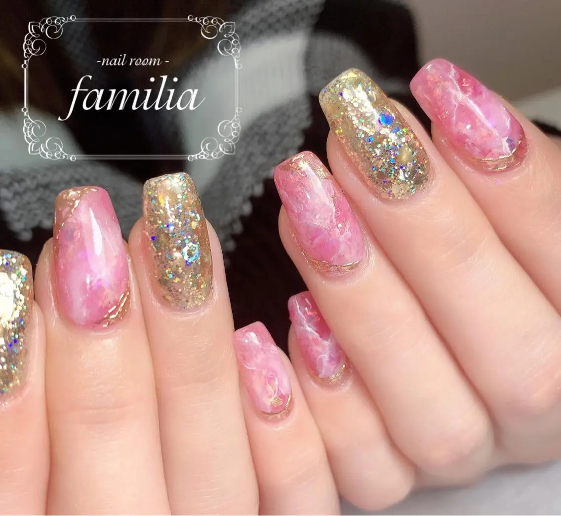 ネイル ホログラムネイル ラメ(グリッター) -nailroom- familiaのネイルデザイン