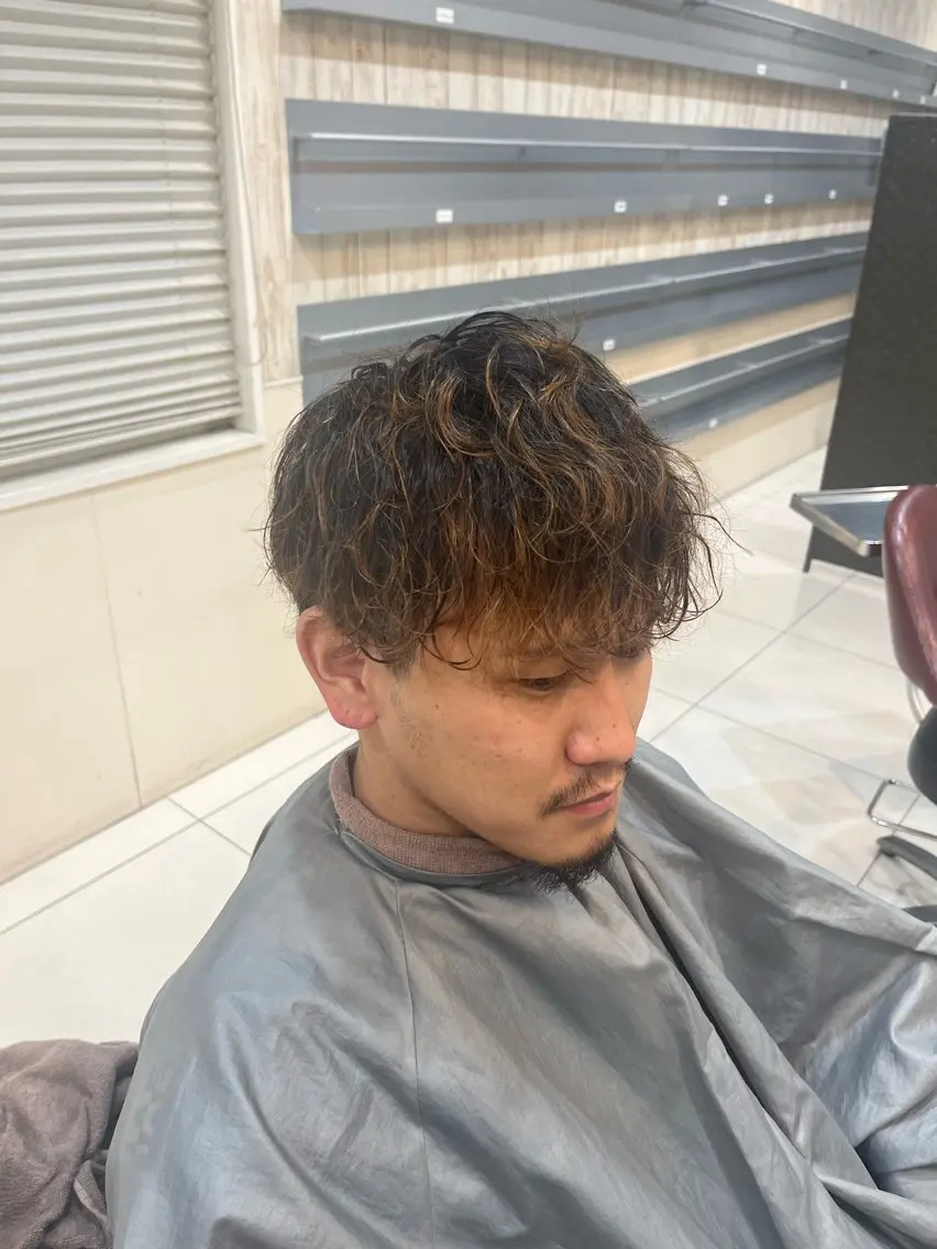 メンズ マッシュ 波巻きパーマ 🌿岡 朱李🌿のヘアスタイル
