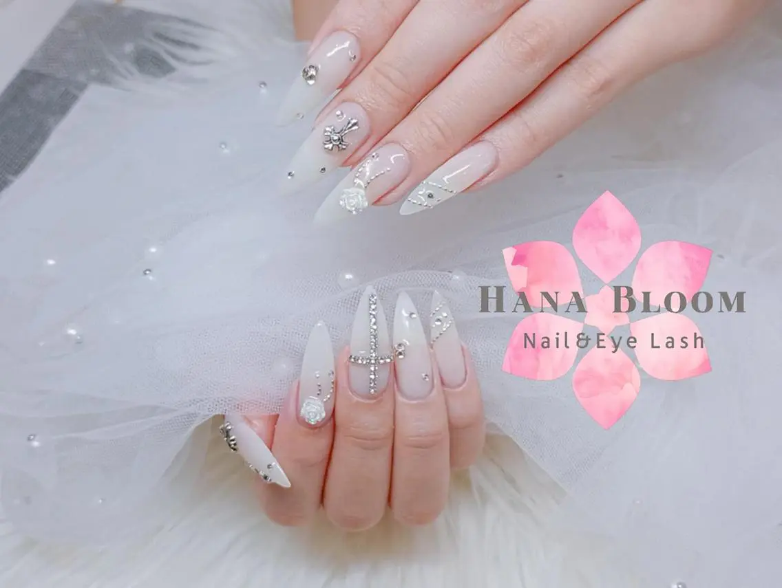ネイル 長さ出し フレンチネイル ジェルネイル ガラスフレンチ 韓国ネイル Hana Bloom Nail💛Rinaのネイルデザイン