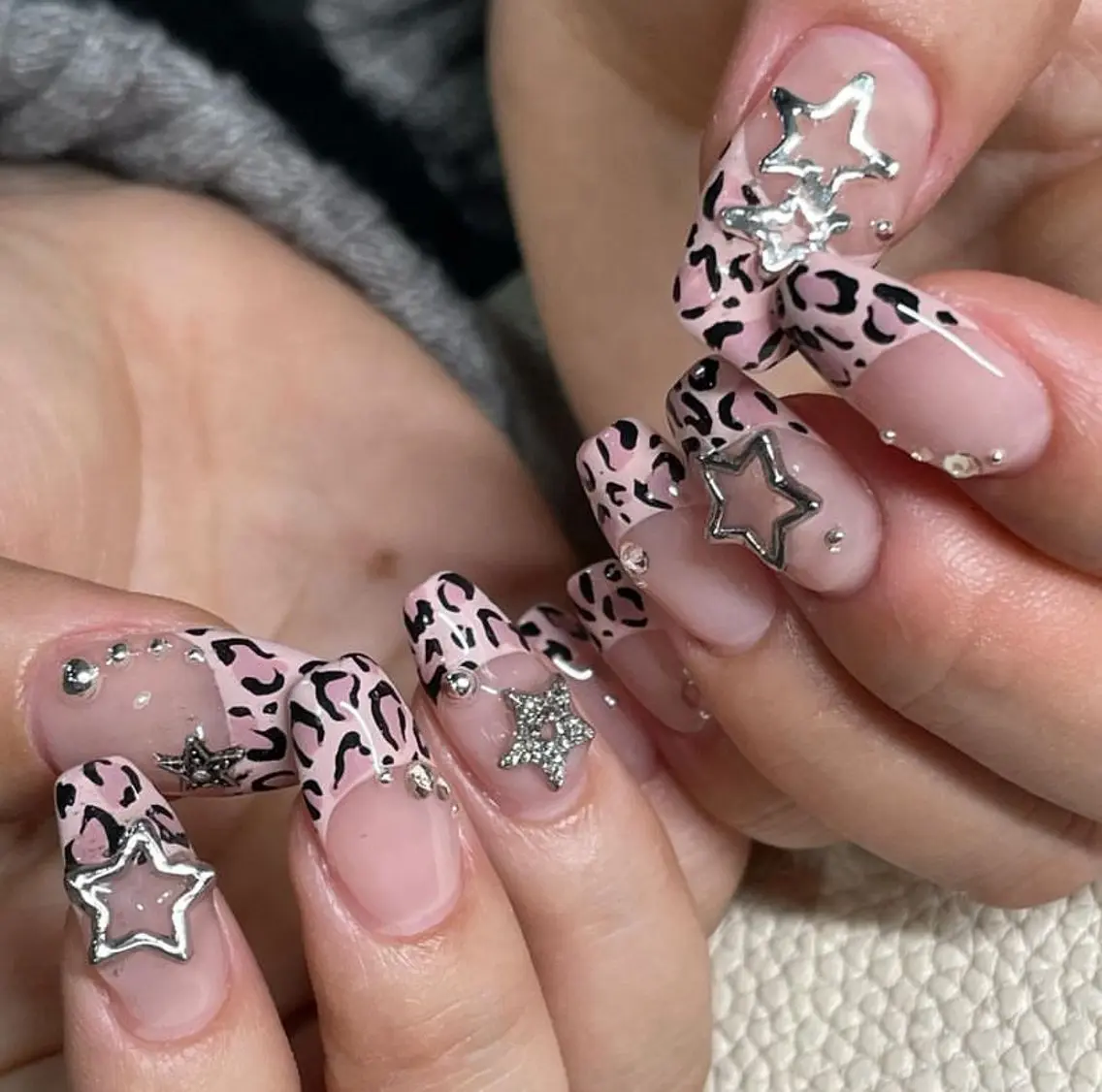 ネイル フレンチネイル ジェルネイル 韓国ネイル マグネットネイル マグネットフレンチ akina nailsのネイルデザイン