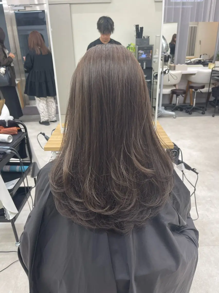 セミロング レイヤーカット 透明感カラー⭐️ Takumaのヘアスタイル