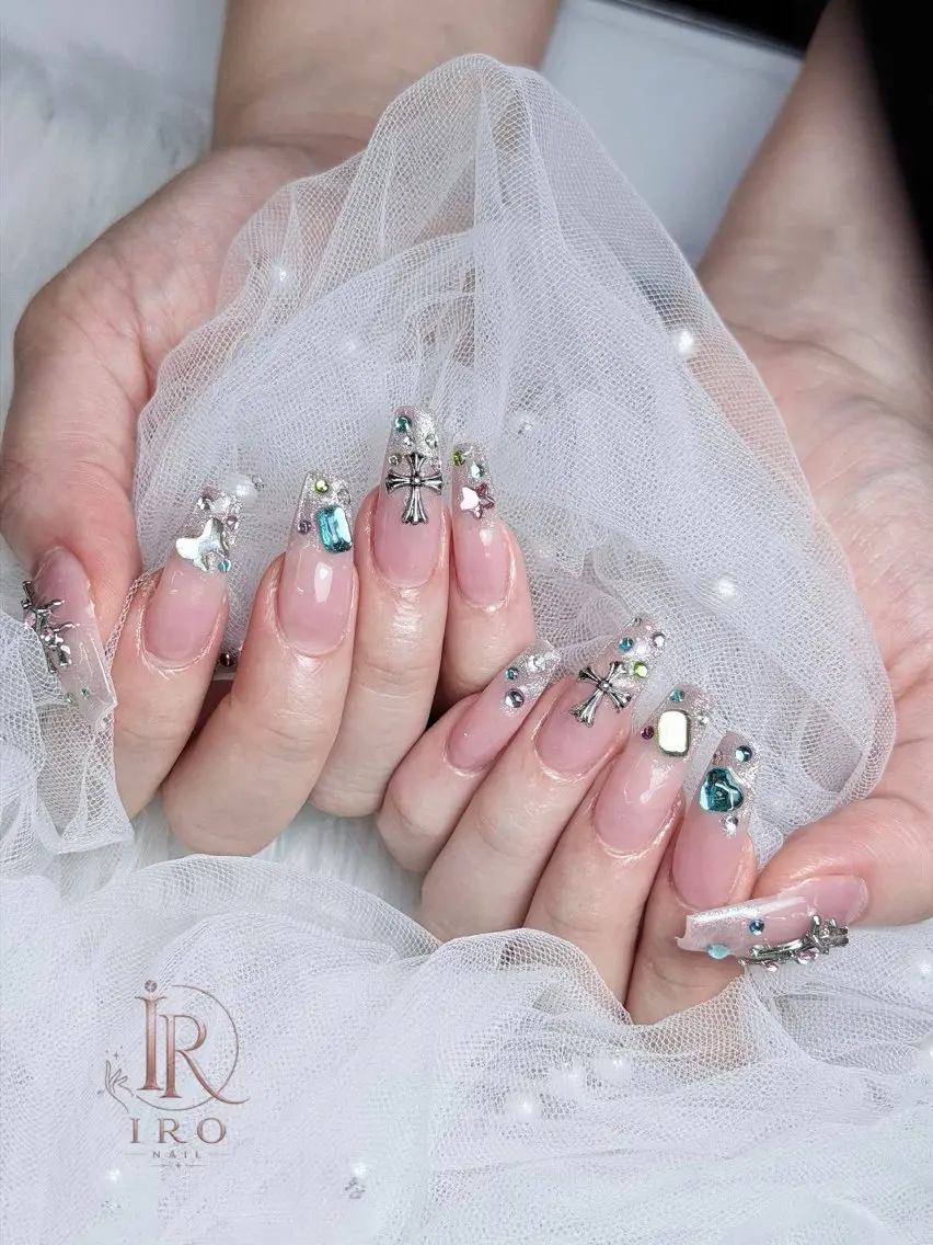 ネイル ハンドネイル IRO Nail Studioのネイルデザイン