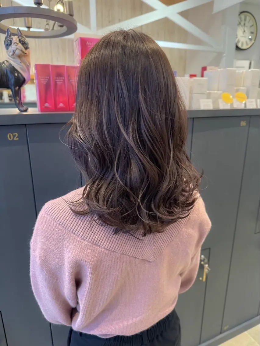 セミロング カラー パーマ 飯田 真季のヘアスタイル