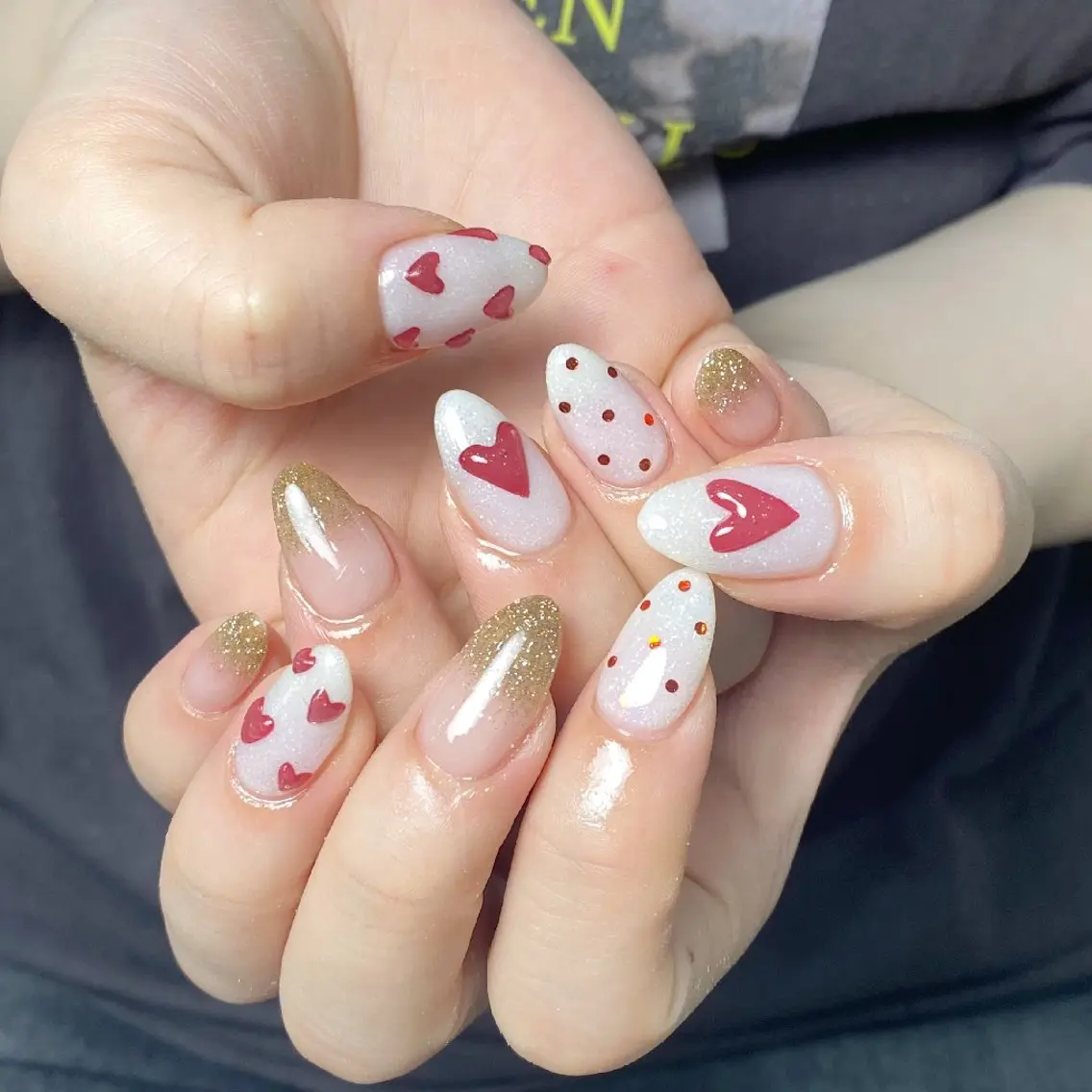 ネイル チークネイル フレンチネイル ジェルネイル ガーリー キラキラネイル ハンドネイル UM Nail Salonのネイルデザイン