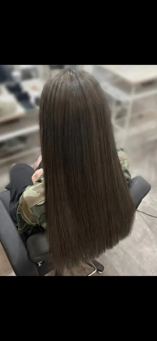 ロング カラー 横田 あいらのヘアスタイル