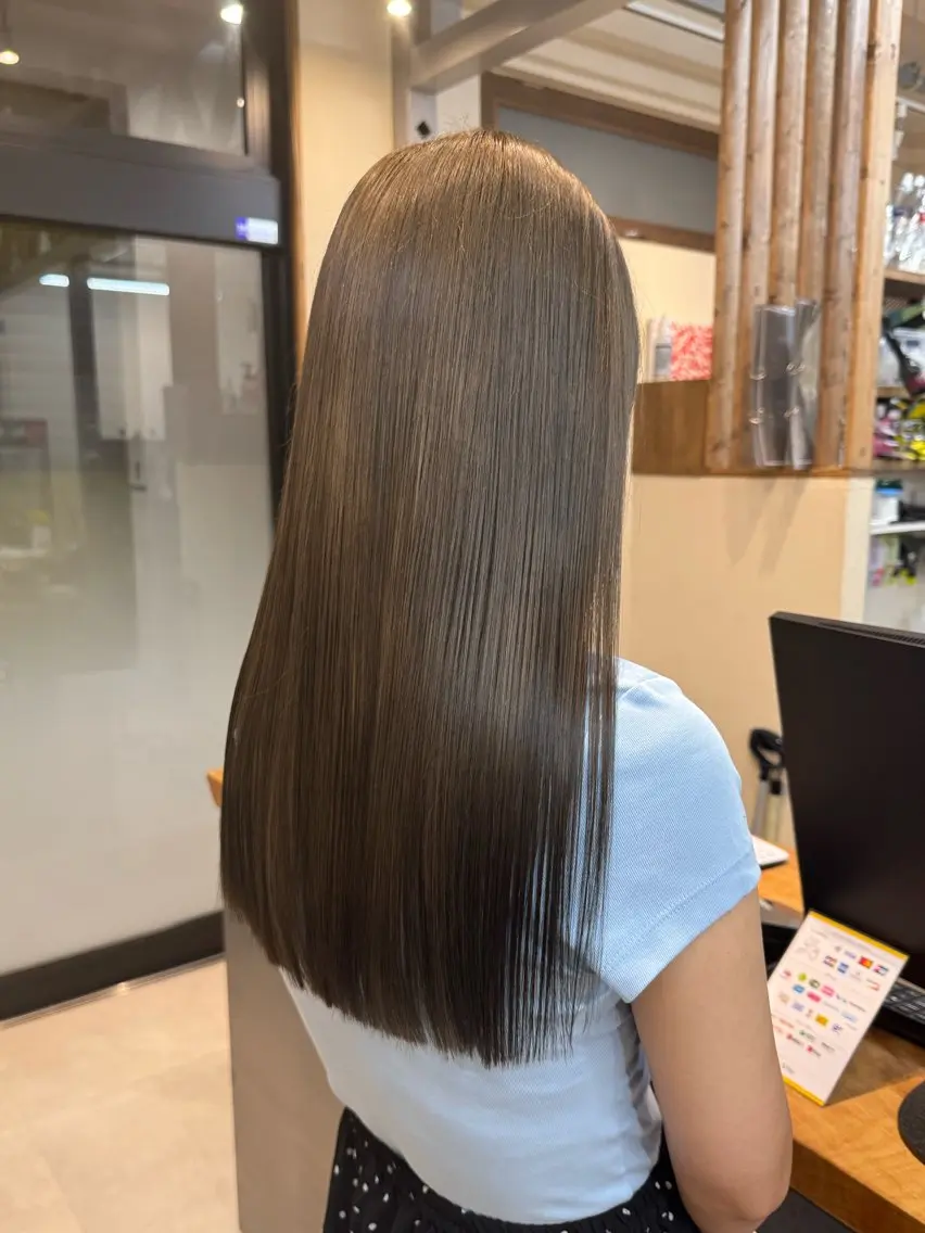 ロング カラー グレージュ 酒井 那乃羽のヘアスタイル