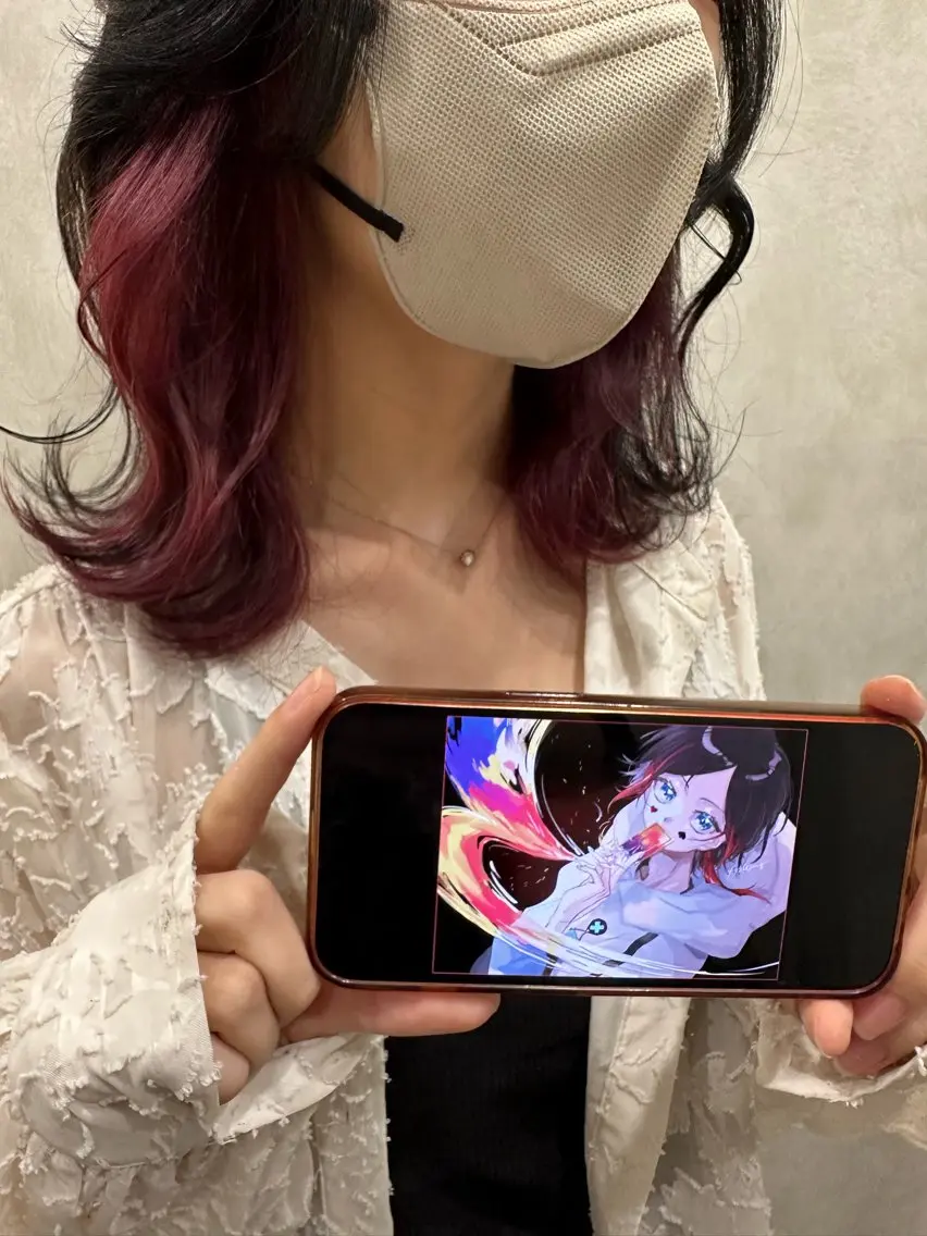 ミディアム カラー カシス インナーカラー レッドカラー あらげ 🌈推しカラー🌈ᵕのヘアスタイル