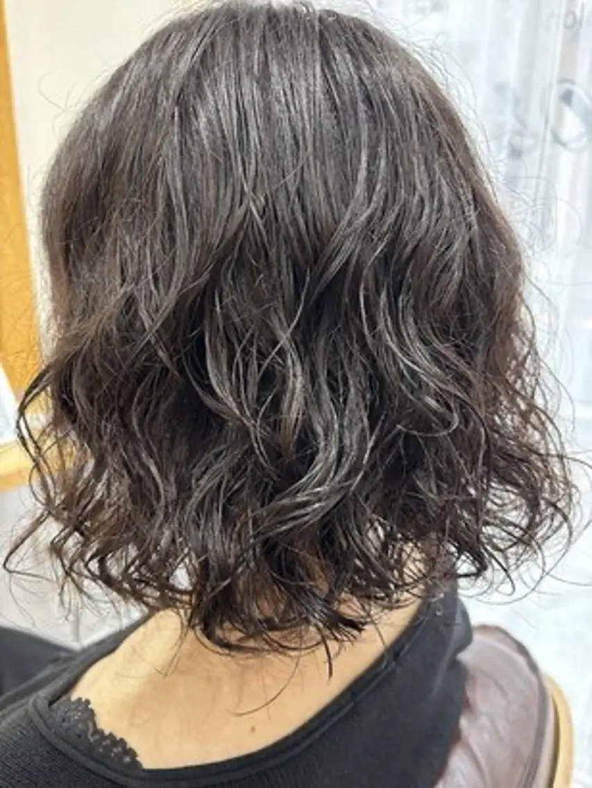 ミディアム パーマ 尾崎 大輔のヘアスタイル