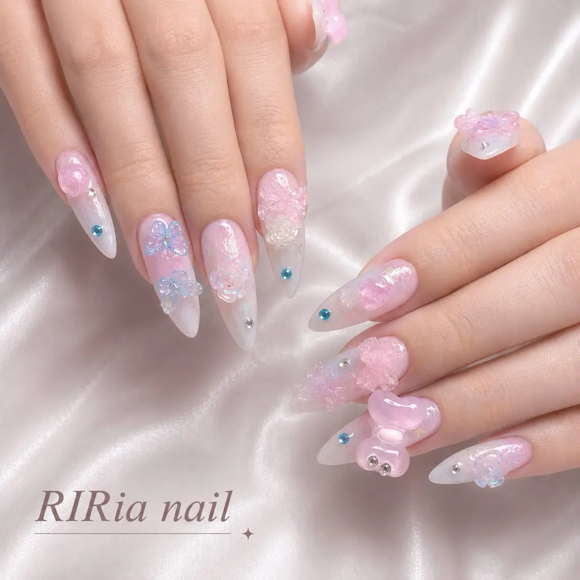 ネイル オーロラネイル ブルー グラデーション ピンク ハンドネイル 🎀RIRia nail🎀のネイルデザイン